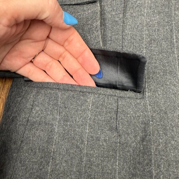 EUC Women's LAUREN RALPH LAUREN Wool Pinstripe 3-Button Gray Blazer | Size 10P - Picture 5 of 10